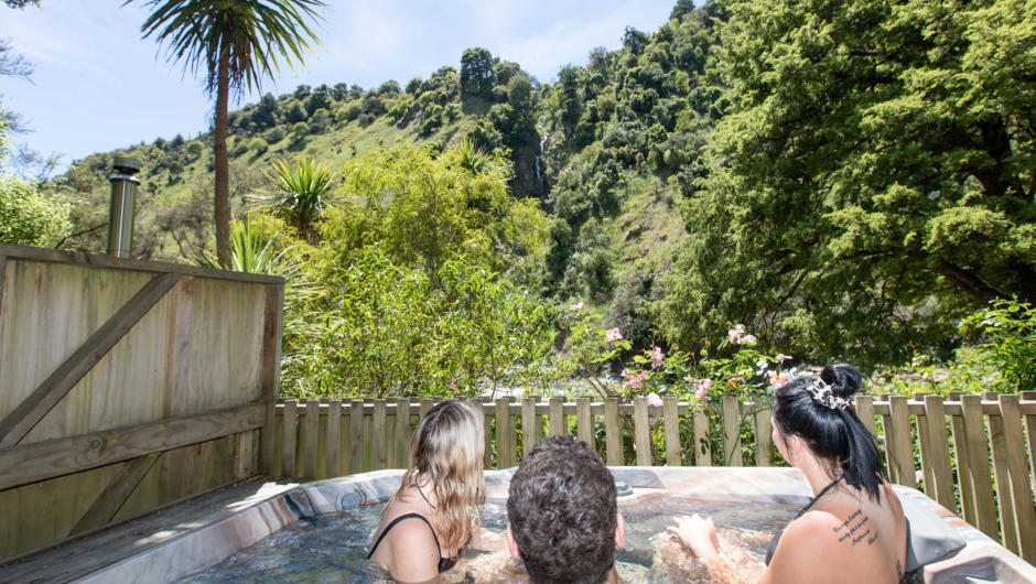 Guests can relax in the River Valley Spa.   We have a hot tub overlooking the river, wood fired sauna, infa-red sauna and outdoor rainforest shower.