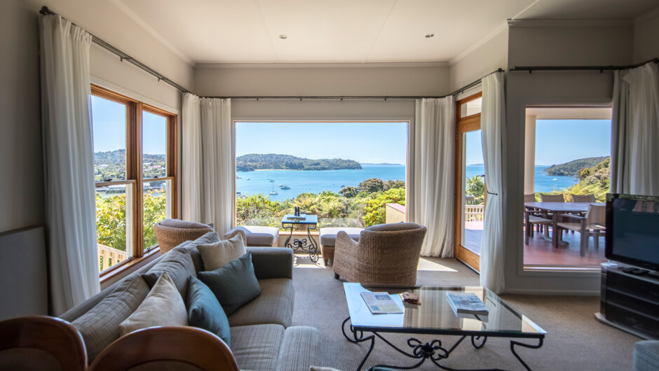 Stewart Island Lodge - guest lounge