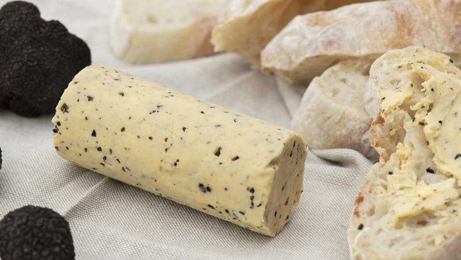 You will receive your own fresh Truffle Butter Roll to take home with you. Hand crafted using only the best ingredients and plenty of fresh black truffle, with absolutely no artificial aroma or flavoring. 10% TRUFFLE! 

Easy to use and perfect for finis