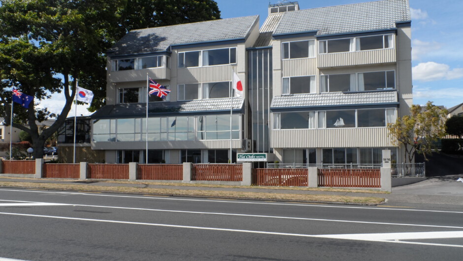 Tui Oaks lake front view