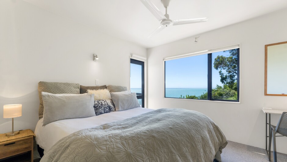 Master bedroom (Loft-style) with King bed & Sea views