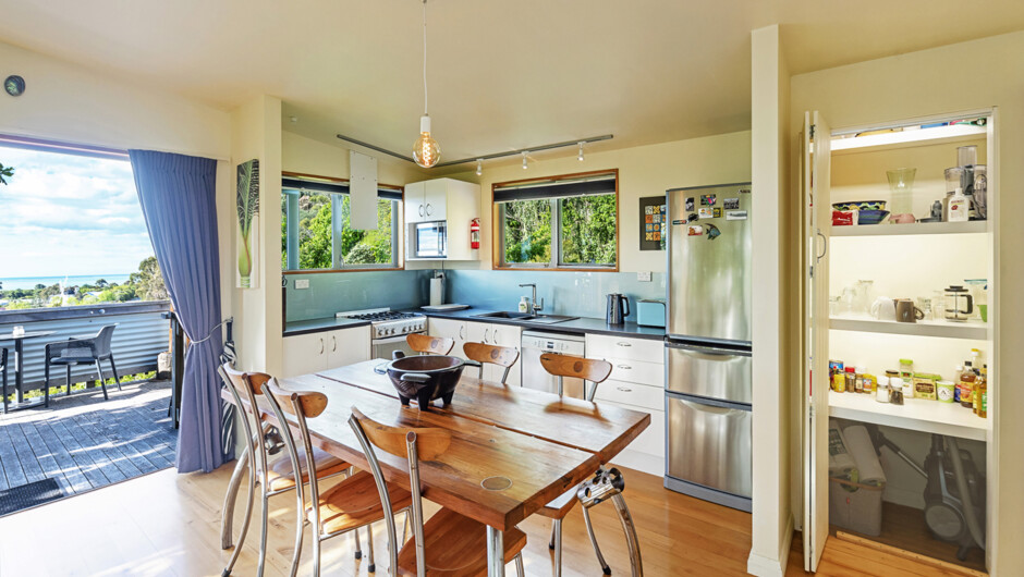 Fully-equipped kitchen and dining area