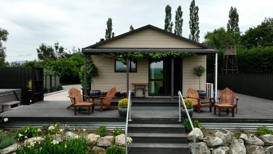 Shearvue Farmstay 2 bedroom accommodation with private spa pool, on a New Zealand Farm
