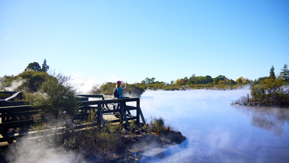 Picturesque steaming lakes - Geothermal Trails