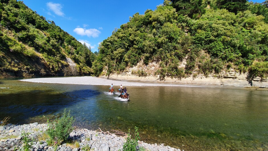 Crossing the Rangitikei River on an 8 day River Valley Ride.