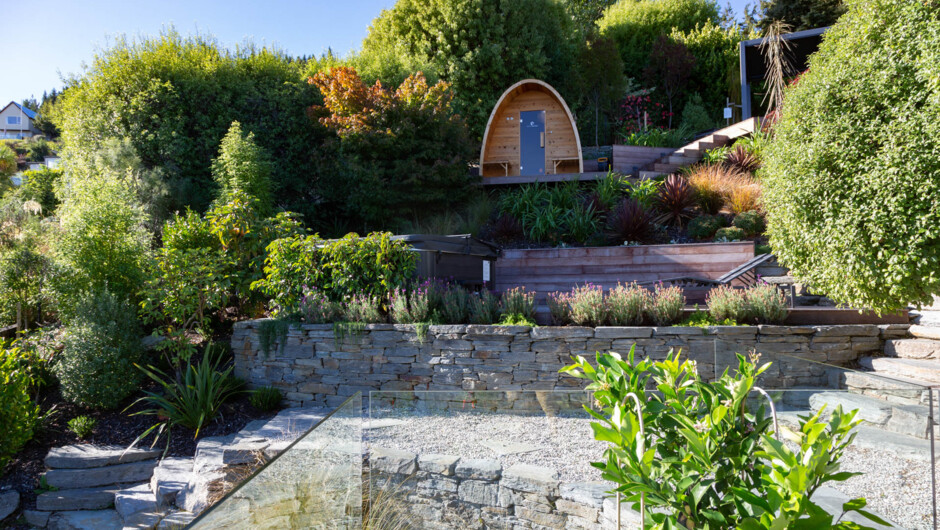 38 Edinburgh gardens, spa pool and sauna