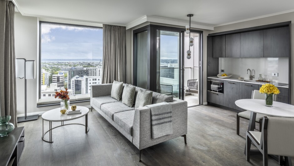 Cordis, Auckland - Executive Pinnacle Tower Suite Lounge