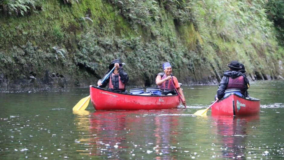 Whanau Paddle on the Whanganui River with Whanganui River Canoes