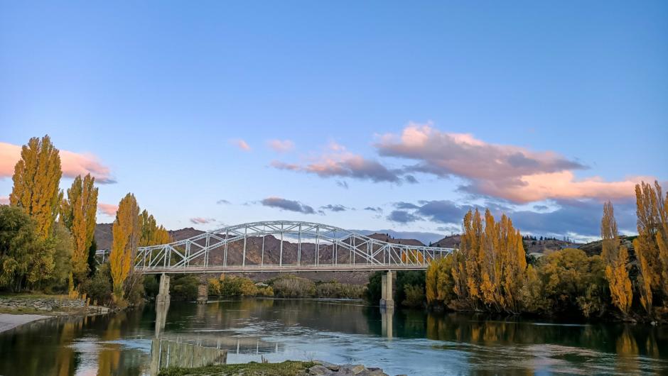 The Alexandra Bridge over the Clutha River on an Autumny April afternoon.