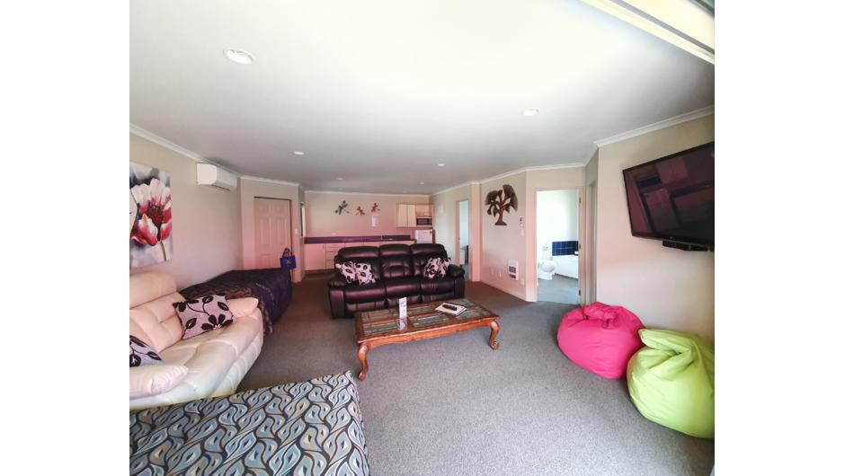 2 Bedroom Spa Bath Unit - ASURE Albert Park Motor Lodge