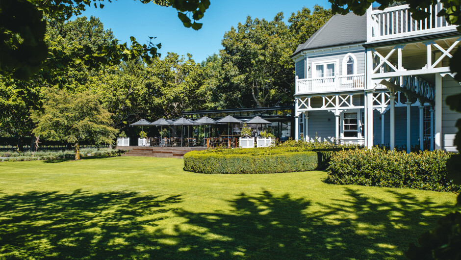 Multiple dining areas to enjoy fresh local produce