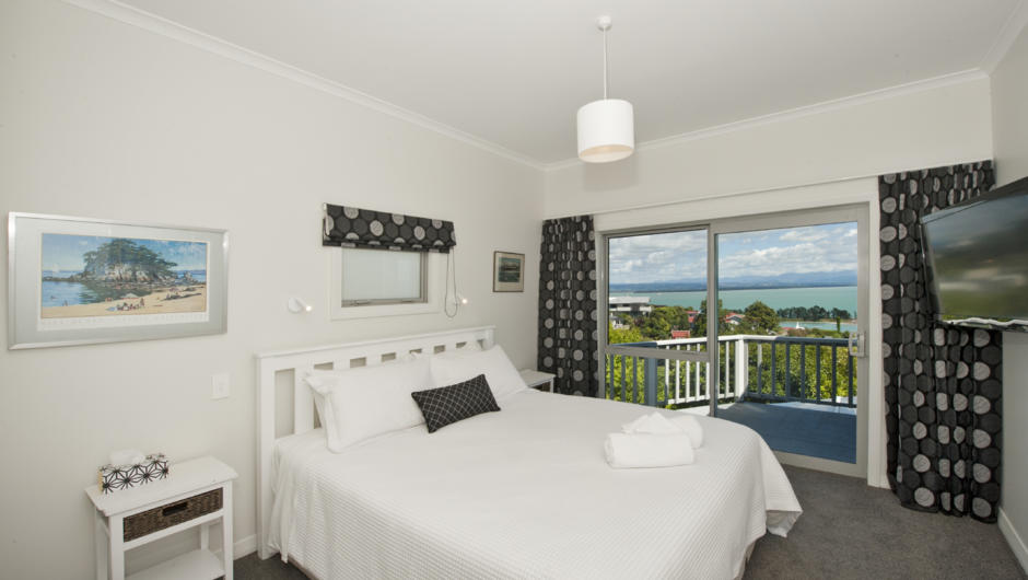 Stunning master suite with Queen bed, Views, Walk-in robe &amp; stunning ensuite bathroom