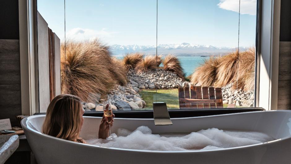 Every room has a bath with view.
