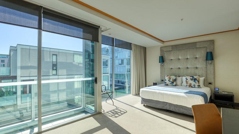 Superior King. Offering a contemporary New Zealand design, a Marsden Viaduct hotel room has been planned with comfort in mind. Featuring individually controlled air conditioning, LED Smart Television, tea and coffee facilities and en-suite having a bath a