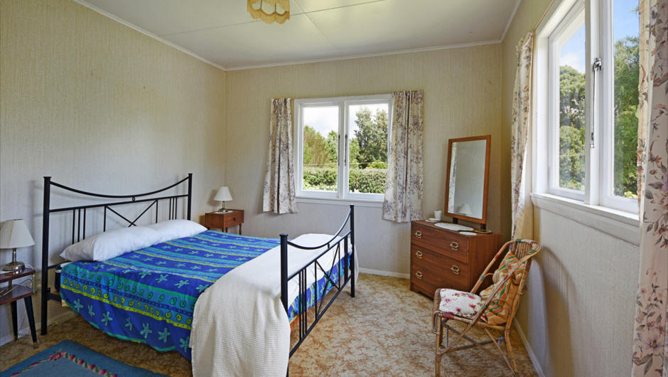 Bedroom 1 with Queen bed.