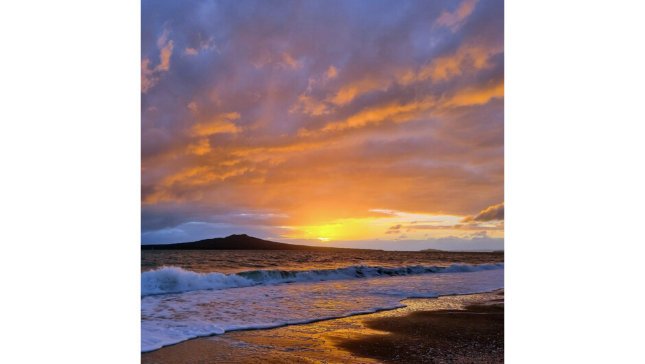 Takapuna Beach, near Auckland - a superior sunrise.