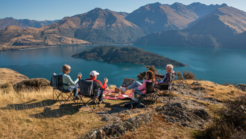 Wanaka 4x4 Explorer picnic with a view