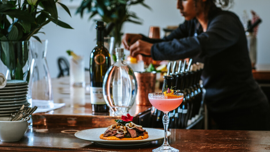 Cardrona cocktails and food