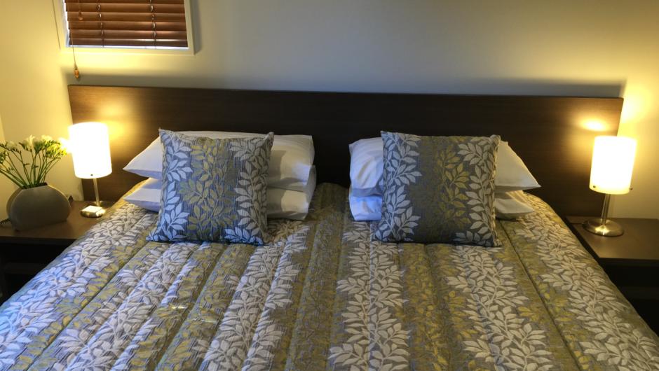 Super-king bed in 2 bedroom unit