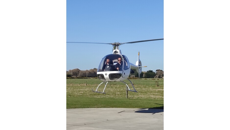 Try your hands on the controls of a helicopter on our YouFly trial flight.