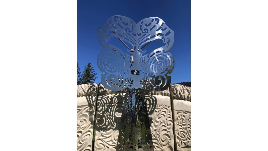 This Stainless Steel sculpture is a depiction of the facial tattoo's  of the first Māori King 'Pōtatau Te Wherowhero' and his son, the second Māori King 'Tāwhiao'. It stands at the very place Pōtatau was crowned in 1858.