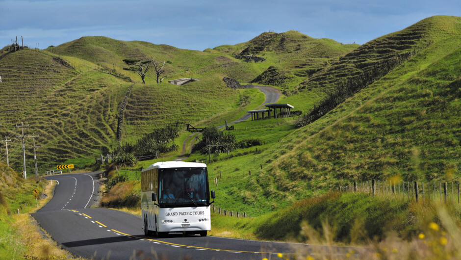 Coach touring - North Island