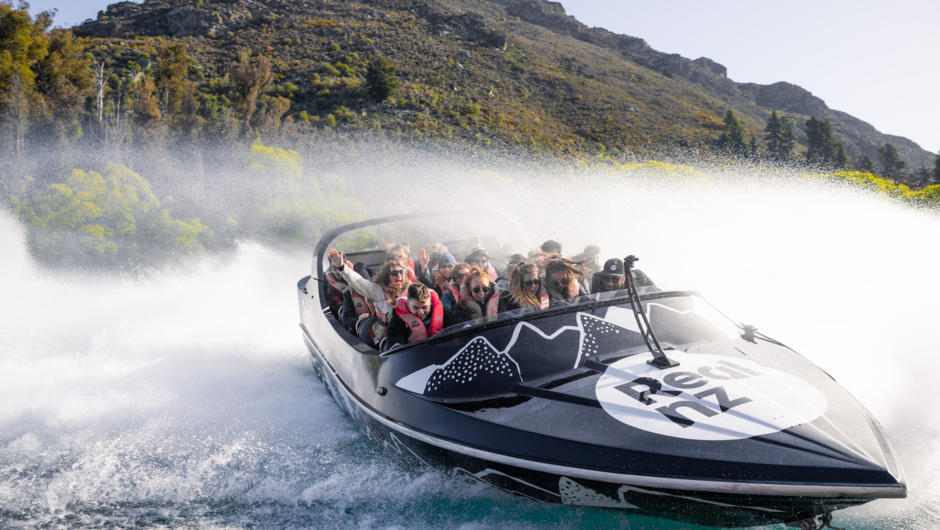 Queenstown Jet - Speeds of up to 95km and 360 degree spins