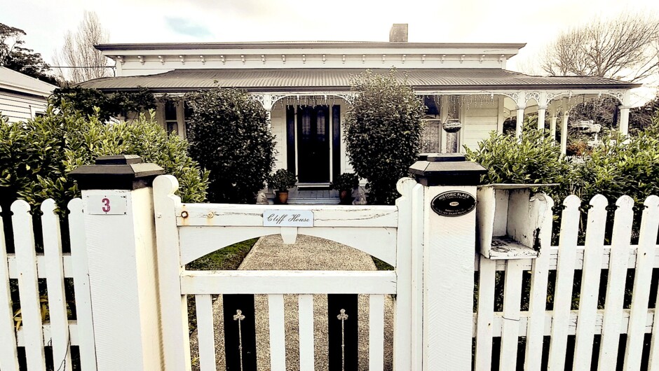 Beautiful Historic 1886 Heritage Listed Villa, now a luxury Bed and Breakfast Lodge.