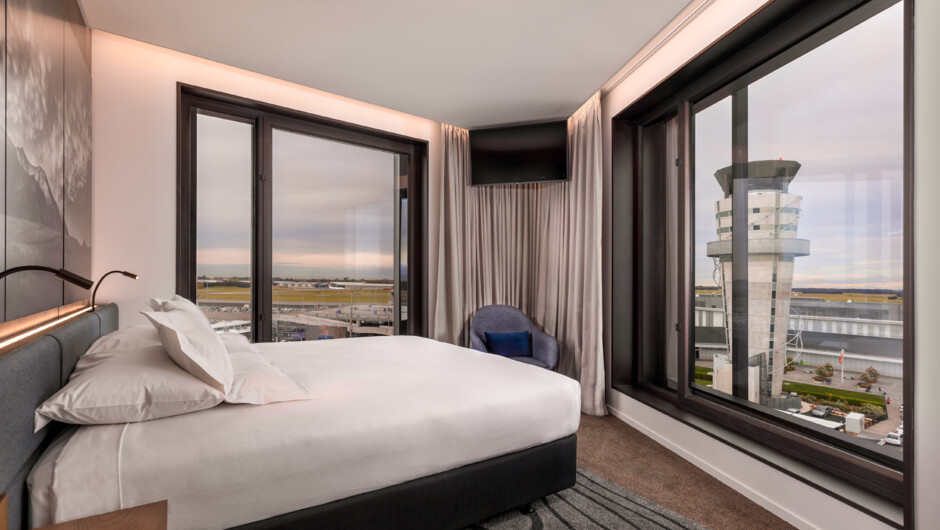 Novotel Christchurch Airport suite bedroom