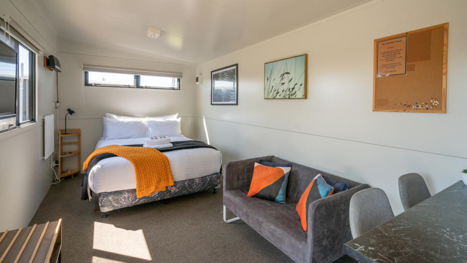 Stunted Totara is a convenient 3-minute walk to the Twizel town centre, and is and close to five lakes, the Alps 2 Ocean Cycle Trail, mountains, fishing, and hiking trails.