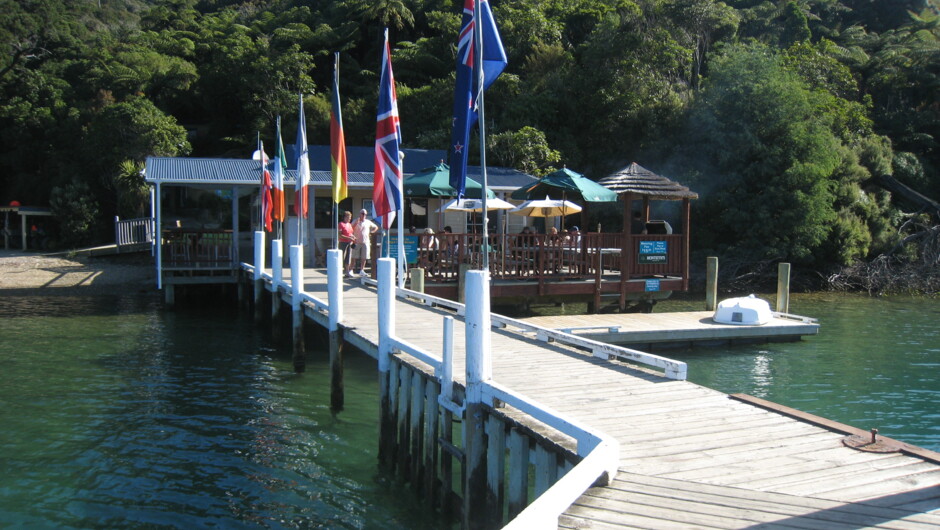 Waterfront accommodation on Queen Charlotte Track