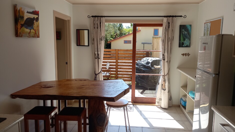 Kitchen Seating area