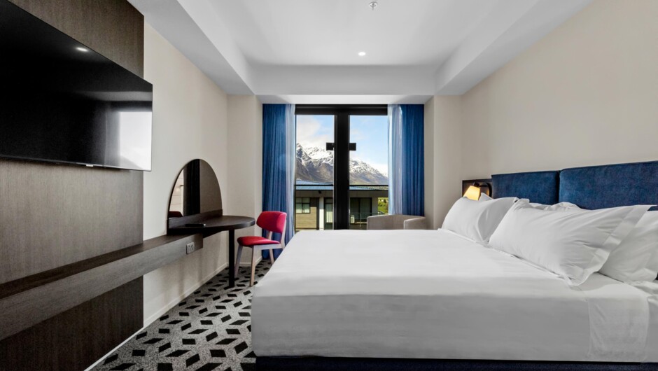 182 modern guest rooms including 6 one-bedroom suites.