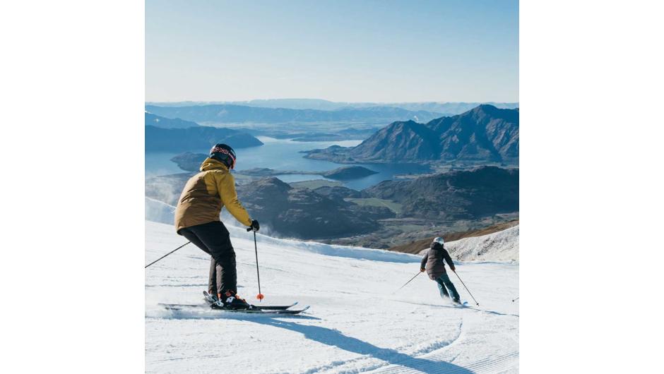 Treble Cone is a must-do experience for skiers and snowboarders with a massive 700m of vertical, which also allows for some of New Zealand’s longest groomed trails and best free-riding terrain.