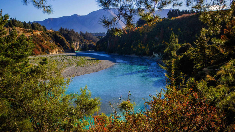 45 Minute Discovery Jet Adventure, In this trip you will travel out through the center of the Rakaia Gorge, up through braided channels, through a good boulder field of rapids, through the ever-changing high-country landscape.