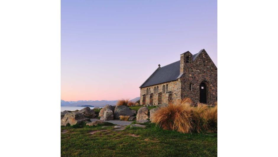 What better way to get from Christchurch to Queenstown than a small group, fully-guided day trip that combines all of the key southern highlights such as  the famous Lake Tekapo, Aoraki/Mount Cook National Park and Tasman Glacier.