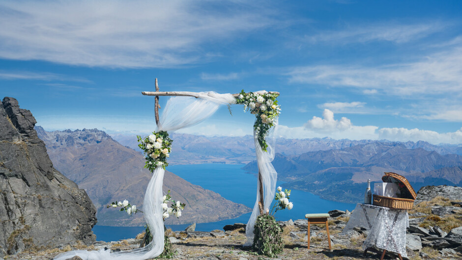 Only one wedding arch on Queenstown peaks