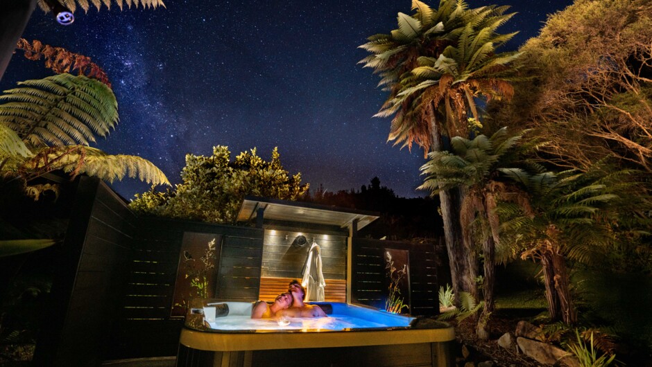 Night-sky spa pool - perfect for star gazing