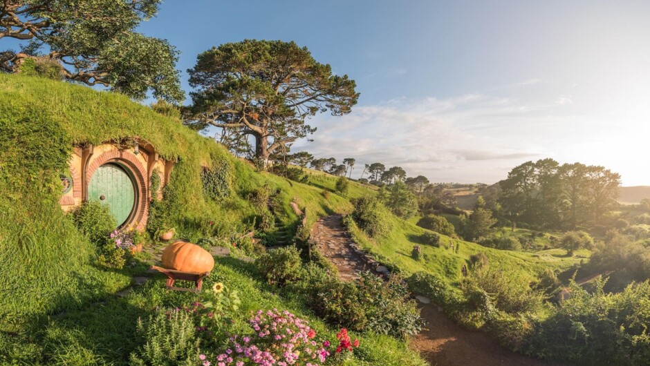 Hobbiton Movie Set