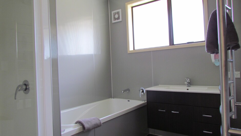 The Three Bedroom Apartment at ASURE Amber Court Motel has two modern re-furbished bathrooms