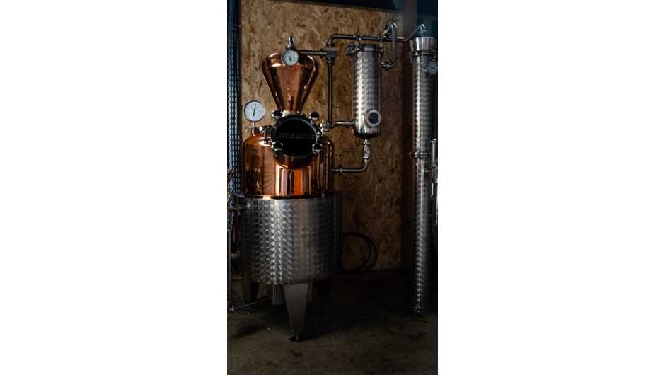 Craft gin still and distillery tours