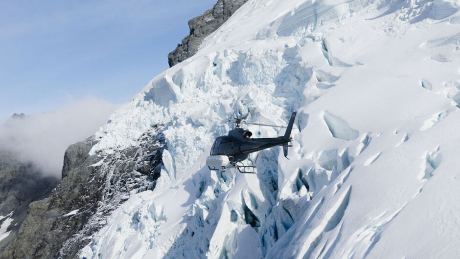 Breathtaking glaciers and alpine scenic flights.