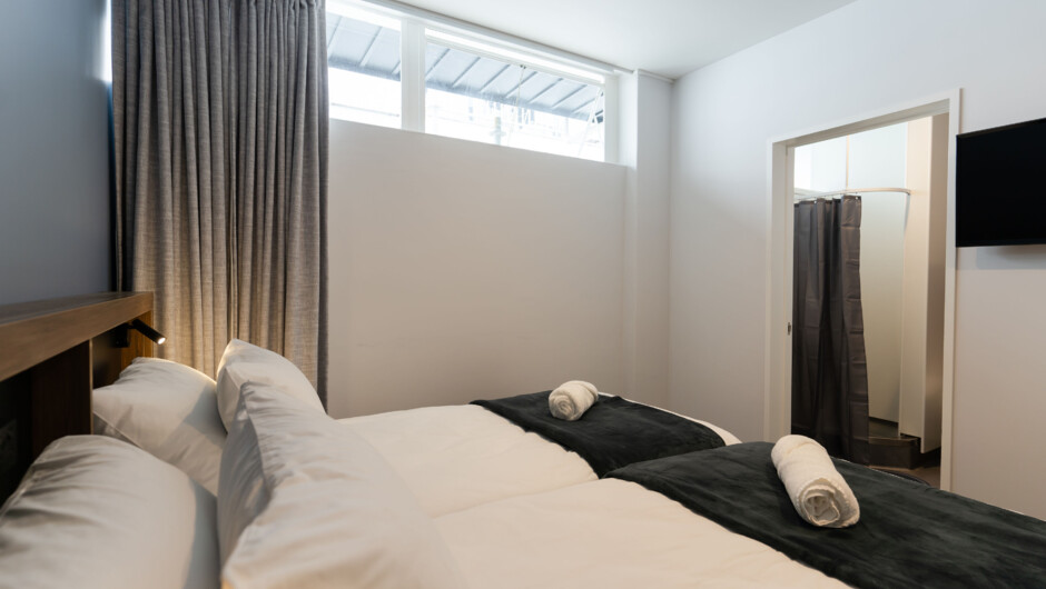 Cosy twin rooms with ensuite perfect for privacy with travel buddy.
