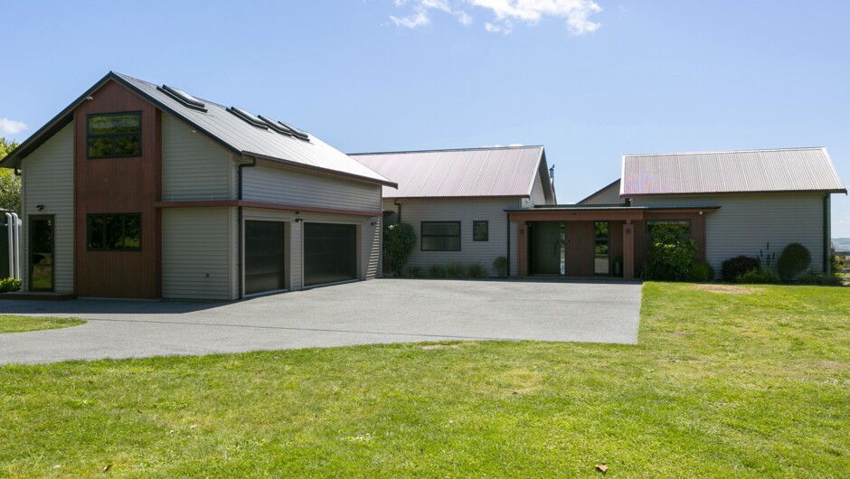 Nestled in the tranquil countryside of Taupo, just a brief 5-minute drive from the lake and 10-15 minutes from the heart of town.