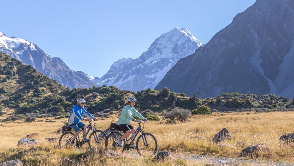 Incredible views of Aoraki Mt Cook on the Alps 2 Ocean Cycle Trail