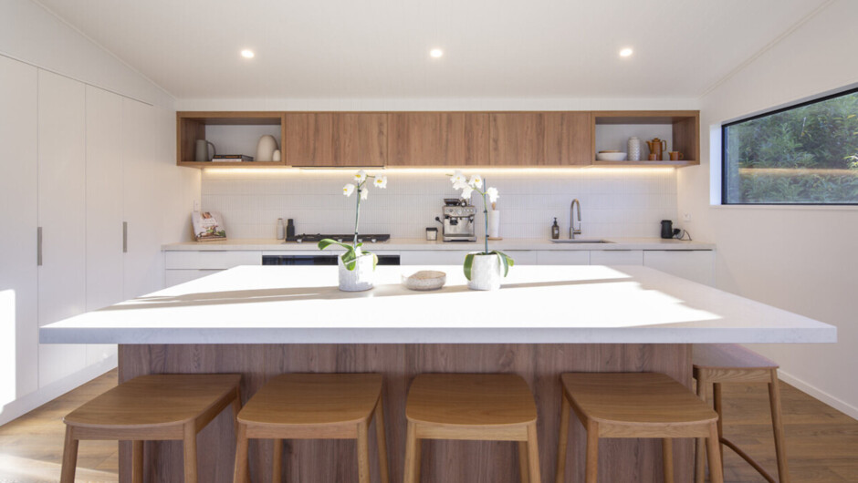 Fernlea modern kitchen island with bar stools