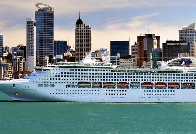 Cruising in New Zealand is the perfect way to explore over 15,000 kilometres of coastline and the spectacular landscapes this diverse country has to offer.