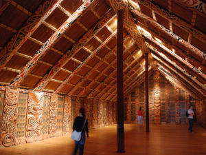 奥克兰战争纪念博物馆（Auckland War Memorial Museum）内的会堂，毛利语称作Hotunui。