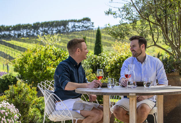 Discover Auckland's wine regions, from Waiheke Island to Matakana, Kumeū and West Auckland. Enjoy boutique wineries, cellar-door tastings and vineyard experiences.