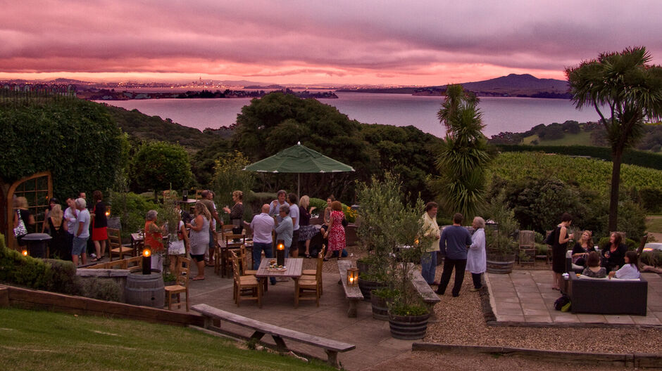 머드브릭 포도원과 레스토랑, 와이헤케 섬